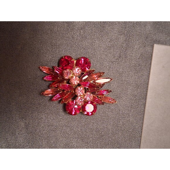 Vintage Juliana Pink AB Rhinestone Brooch Earrings Set Clip Backs - Picture 8 of 13